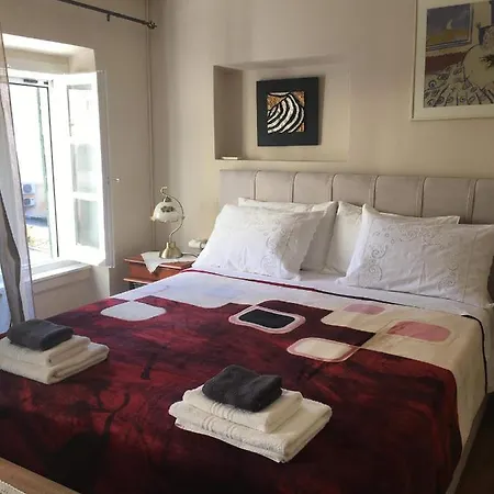 Ellis Old Town Apartman